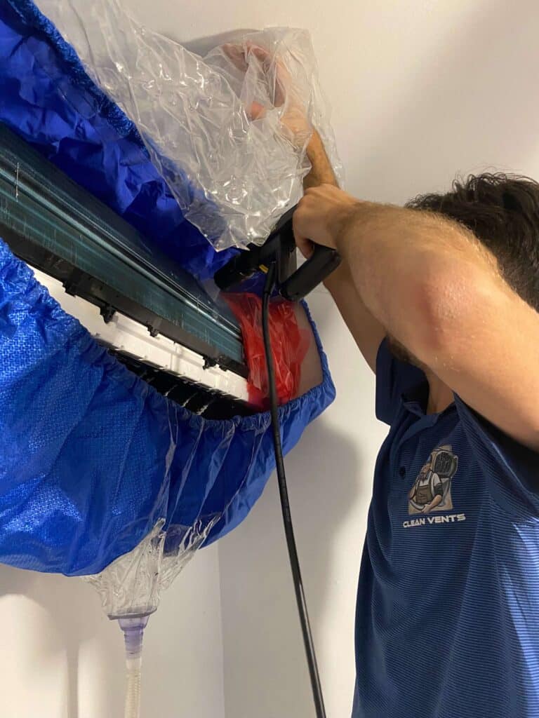 Wall AC Cleaning Laval